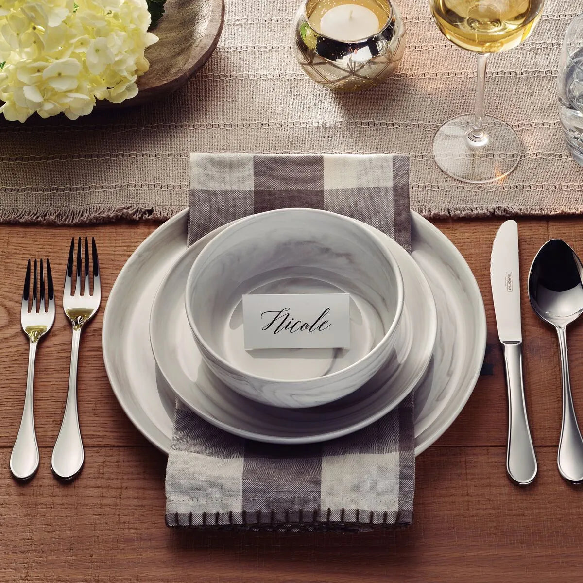 Juego de cubiertos de 130 piezas Tramontina Italy de acero inoxidable con cuchillos de mesa forjados 6mm, terminación en alto brillo