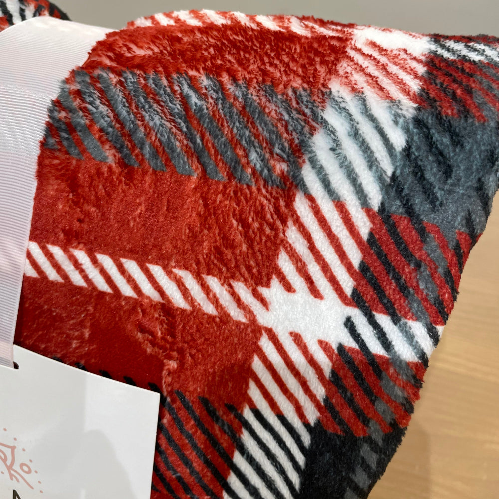 Manta Soft Scottish Red – Calidez y Encanto Clásico