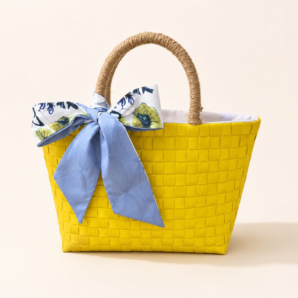 Cartera de Mano Javiera Amarilla con Pañuelo Decorativo