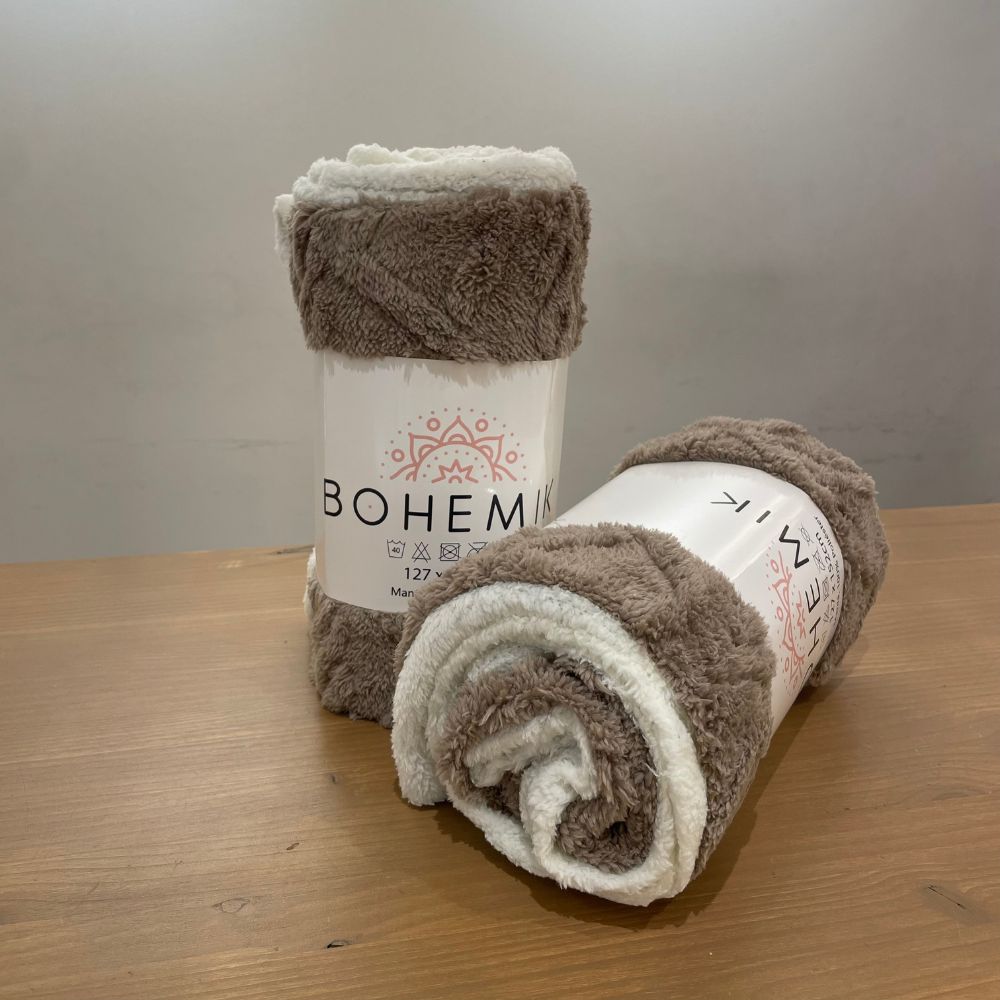 Manta Jacquard Sherpa – Textura, Calidez y Diseño Atemporal