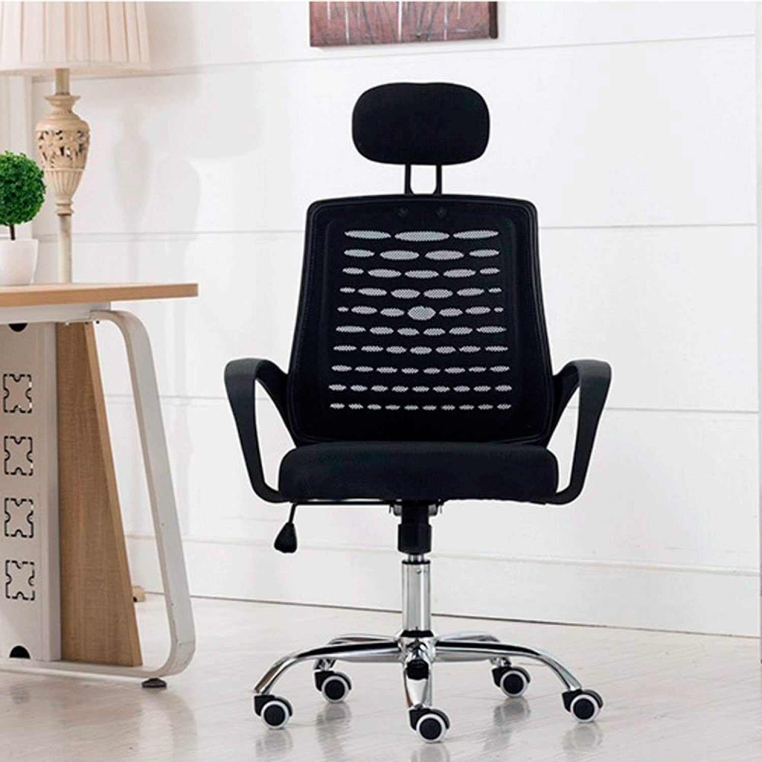 Silla oficina simply mesh negra con apoyabrazos y cabeza