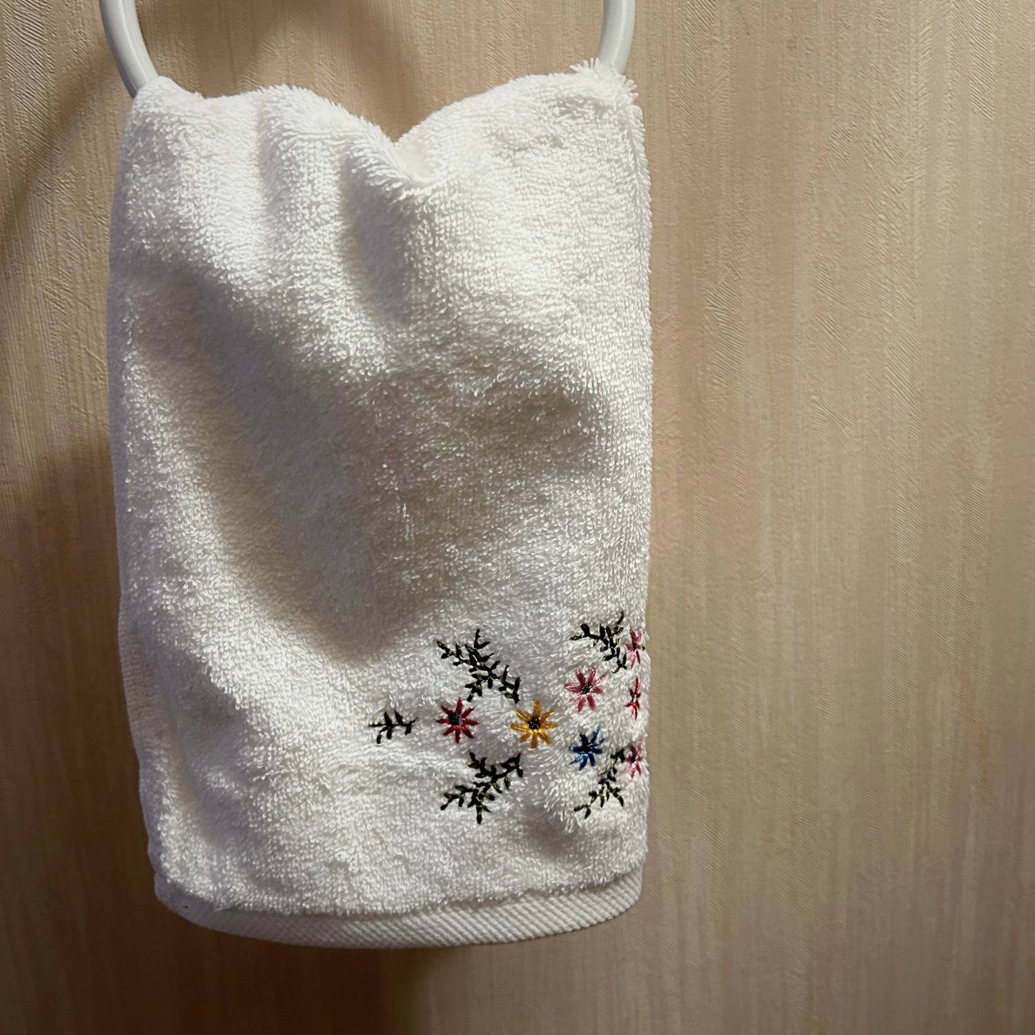 Set Baño Toalla visita royal Touch Floral con Bandeja Elsa