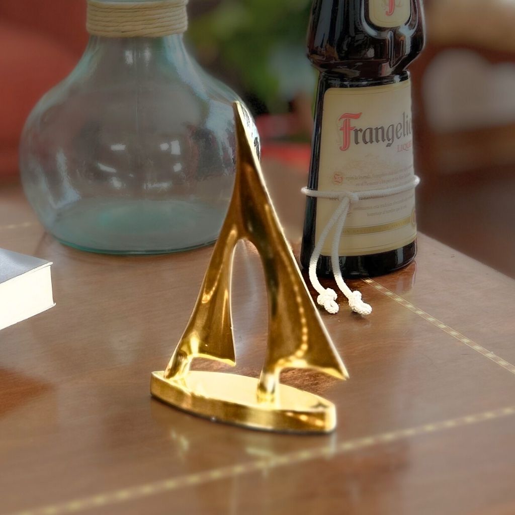 Velero Dorado Metálico 20,8 Cm Decoración