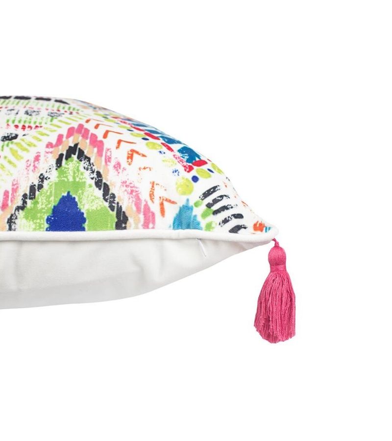 Cojín estampado geométrico multicolor con 4 borlas
