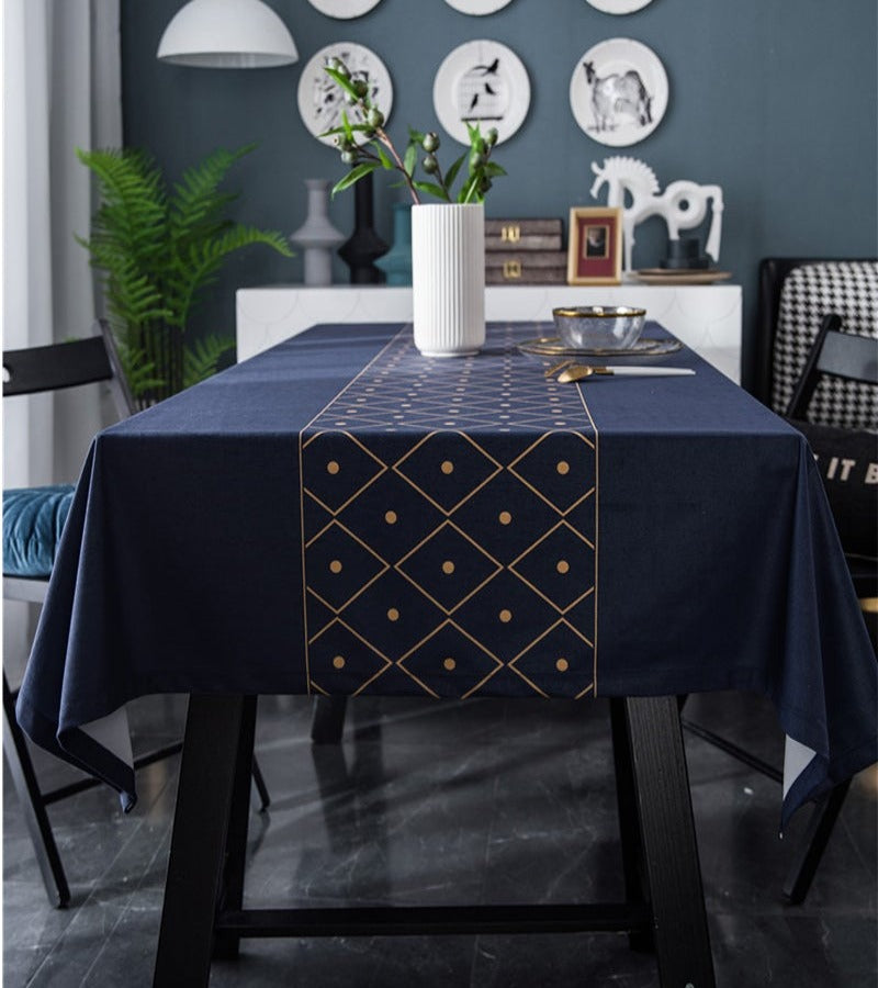 Mantel Rectangular Azul con Figuras en el centro doradas