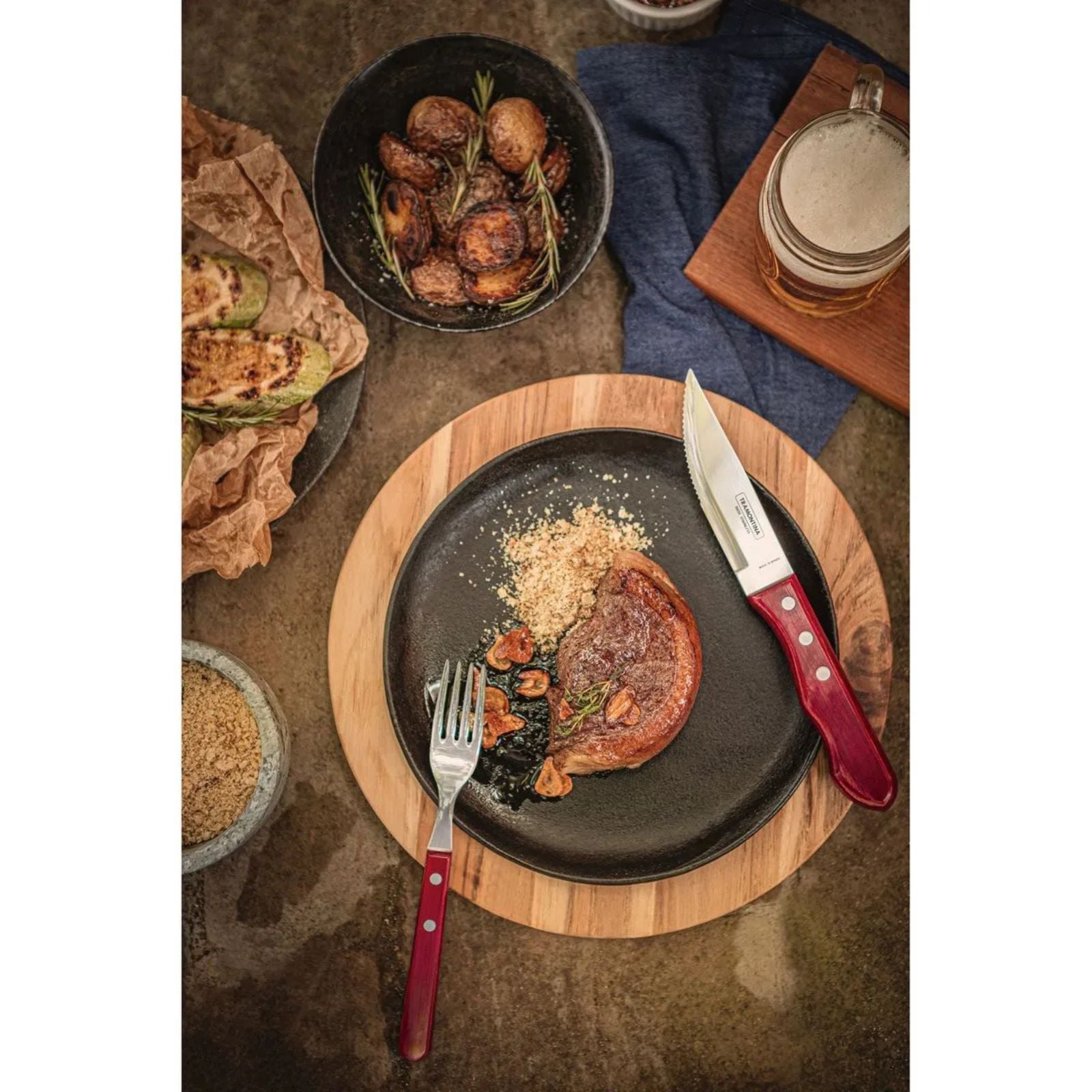 Juego de Cubiertos para Asado Jumbo Tramontina de Acero Inoxidable con Mango Rojo Polywood, 12 piezas.