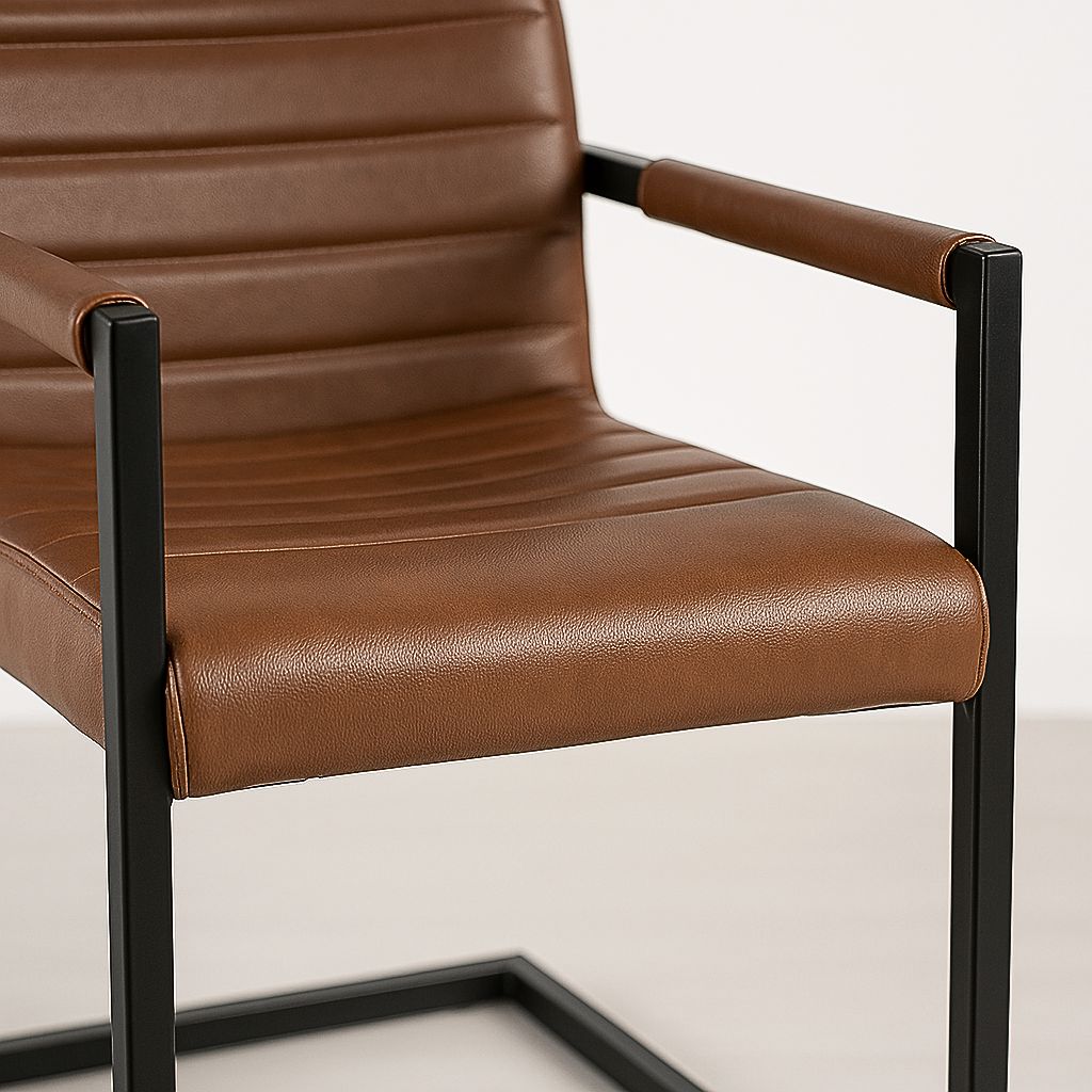 Silla Industrial de Cuero Sintético Marrón con Base Metálica – Café