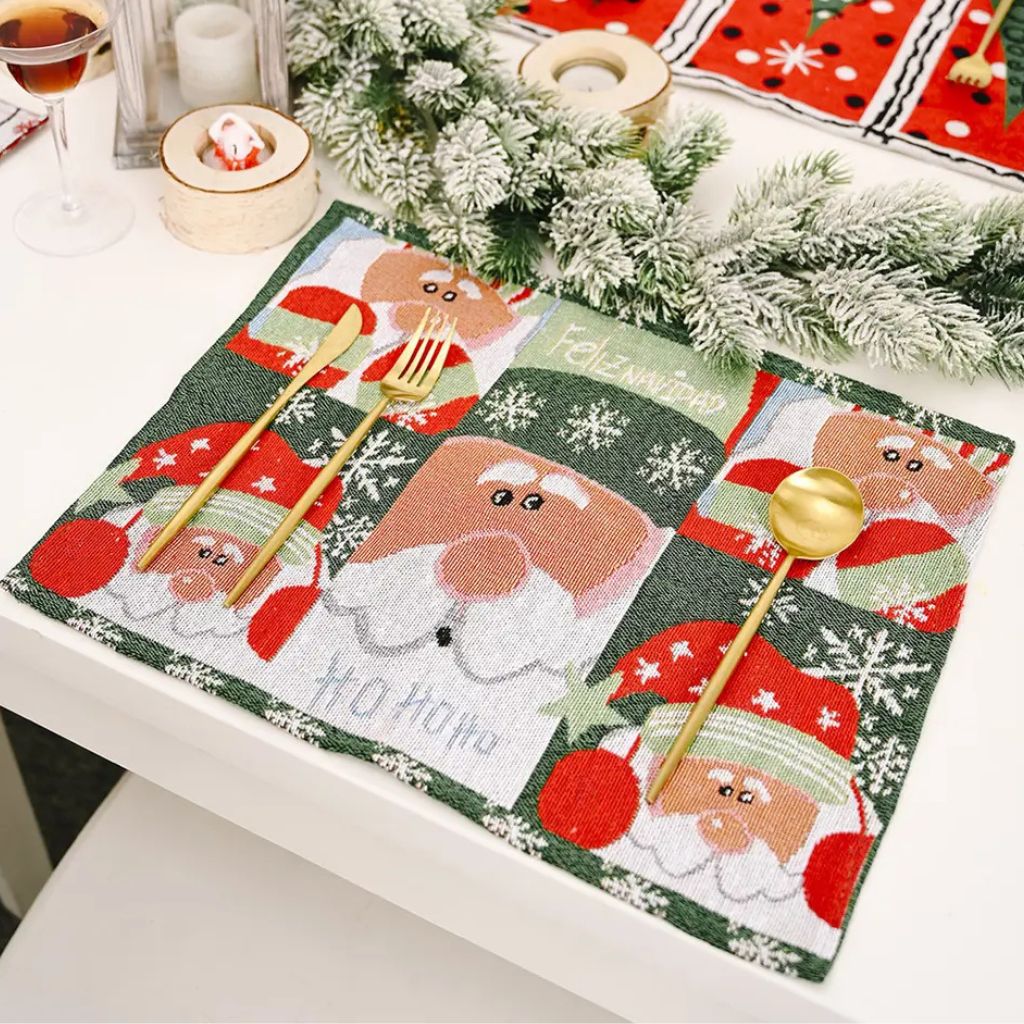 Set de 4 Individuales Navideños Viejo pascuero tonos verde y rojo