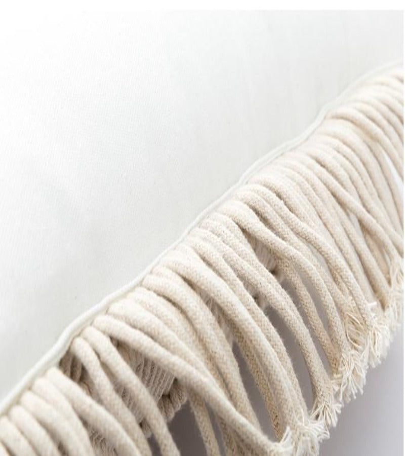 Cojín Macramé geométrico crudo con flecos
